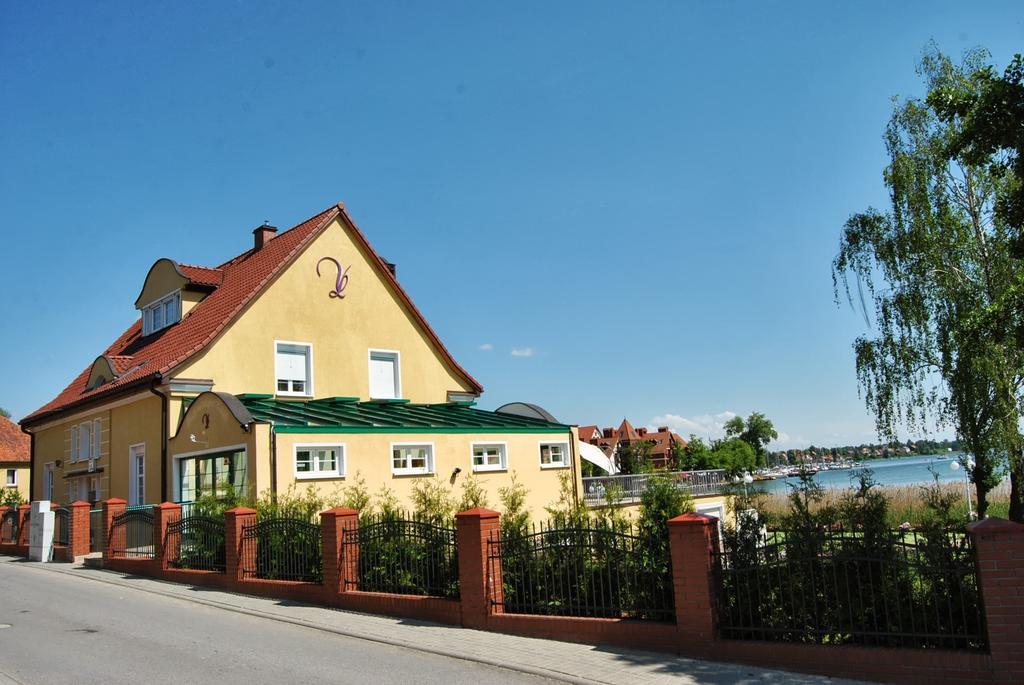 Villa Le Lux Mikołajki Exteriör bild