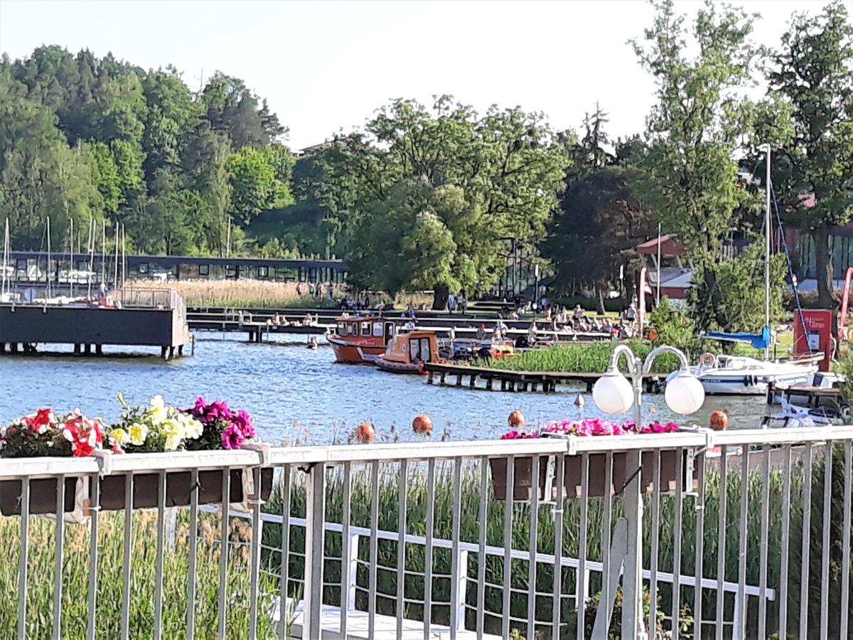 Villa Le Lux Mikołajki Exteriör bild