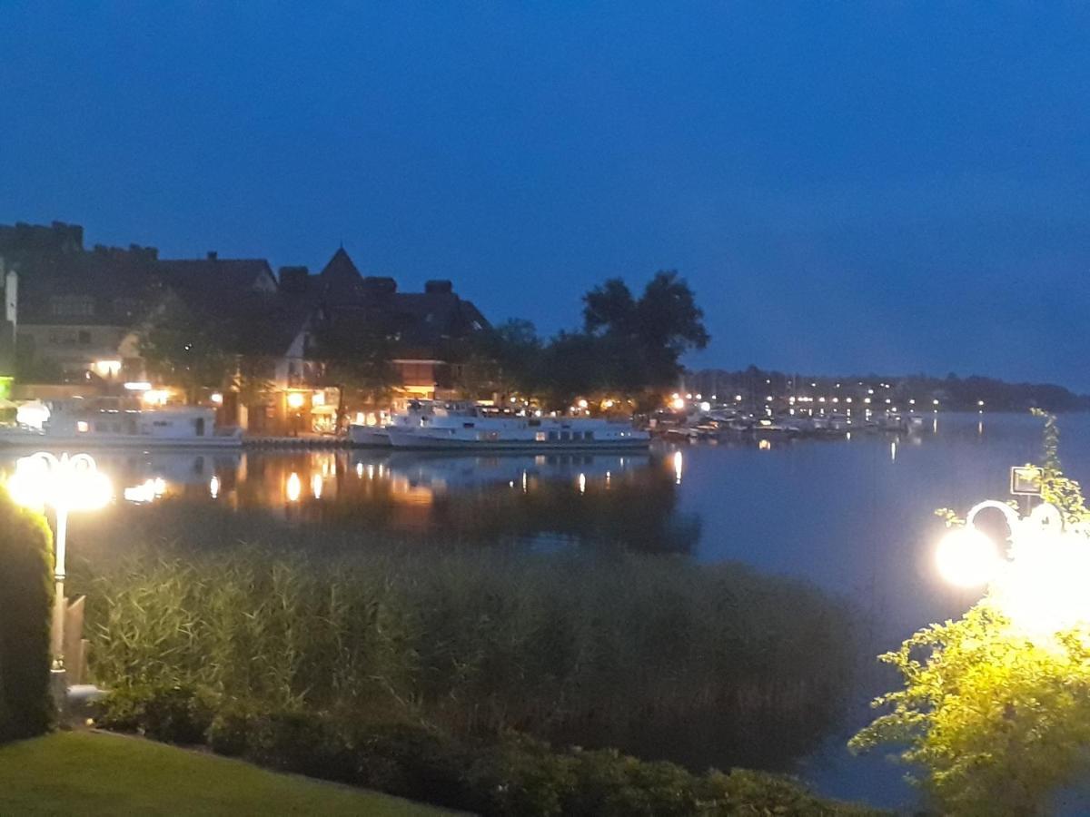 Villa Le Lux Mikołajki Exteriör bild
